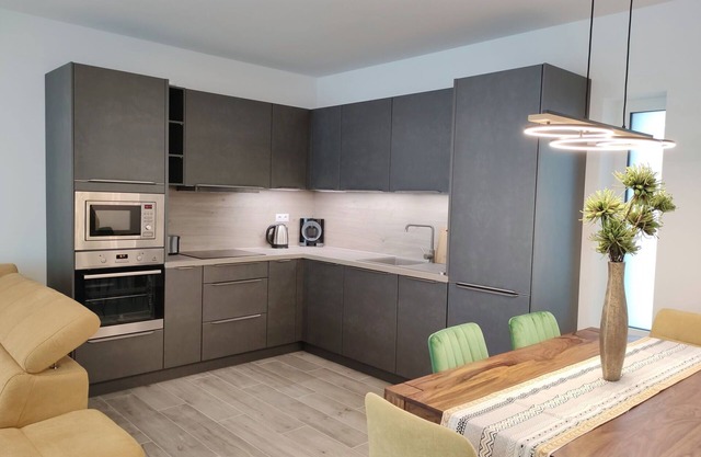 Royal Relax Keszthely *- Quiet new-build apartment with air conditioning, lake view & jetty