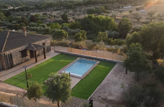Rural Getaway with Private Pool in the Heart of Extremadura - Perfect for Famili