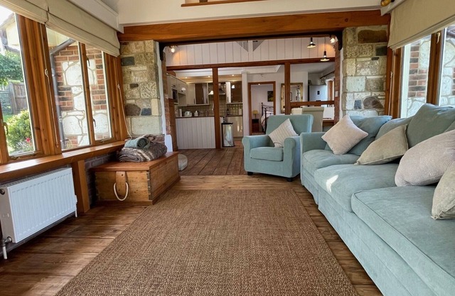 Rural getaway ideal for walking & cycling, golf & beaches nearby