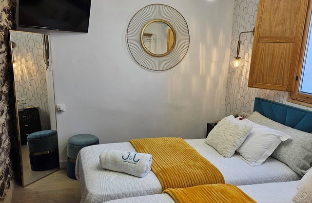 Rural House El Edén with Swimming Pool and Hydromassage Shower in Barrio Judío de Montánchez