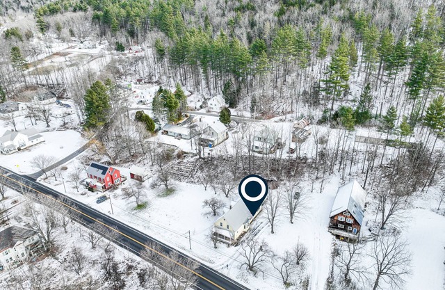 Rural mountain-view home near skiing with screened porch, firepit, & game room