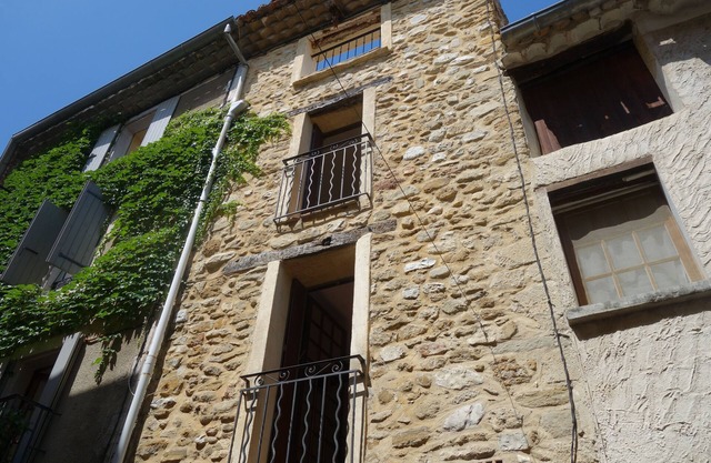 RURAL RETREAT IN PICTURESQUE PROVENCAL VILLAGE WITH PANORAMIC ROOF TERRACE