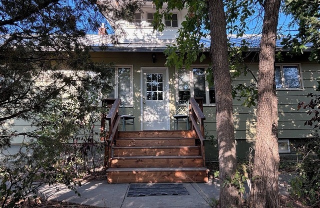 Rustic 2-bedroom house in fabulous Circle, MT.