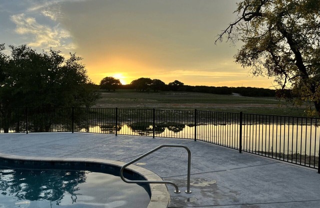 Rustic Elegance-Premier Lakeview Ranch Villa at Twin Canyons Longhorn Ranch