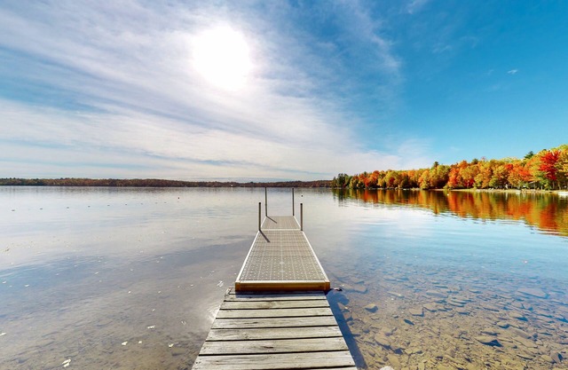 Rustic, lakefront cabin with floating dock, firepit & fireplace - dog-friendly