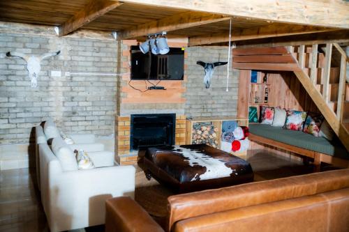 Rustic Luxury Farm Cabin located in Hwedza - 2031