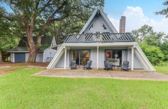 Rustic Oaks -Golf Cabin
