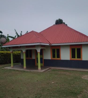 Rweteera Homestay