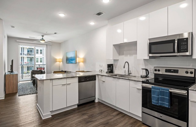 (S1BI) Includes Bi-weekly Cleanings & Linen Change