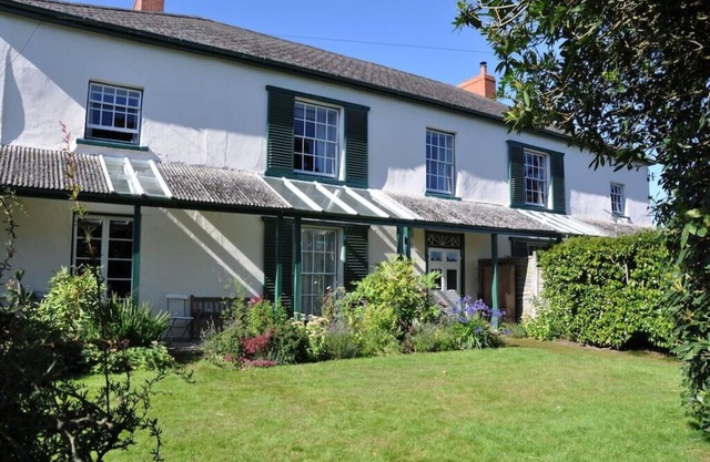 Sages - Regency country villa in heart of Dolton