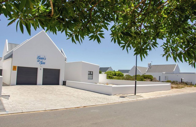 Saints at Sea - Stylish house in perfect location near the beach in Dwarskersbos