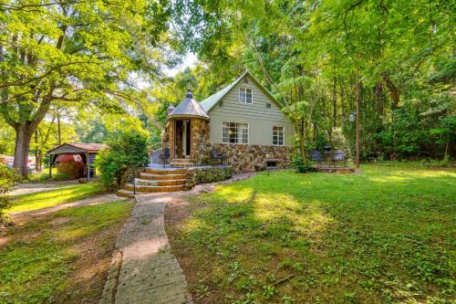 Salisbury Cottage about 7 Mi to High Rock Lake!