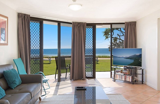 San Simeon 6 - Spacious, ground floor and absolute beachfront!