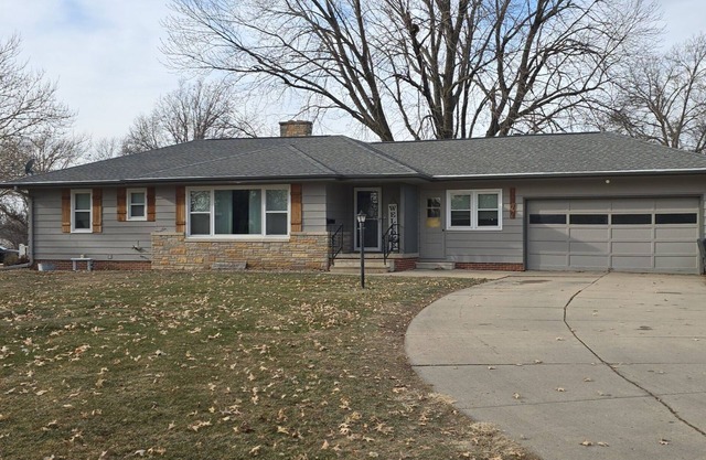Sanctuary on Spruce; 3-bedroom house with room for everyone