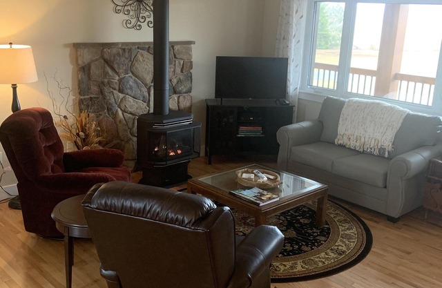 Sandbar Secrets Country Home PEI Peaceful setting 15 Minutes from Charlottetown