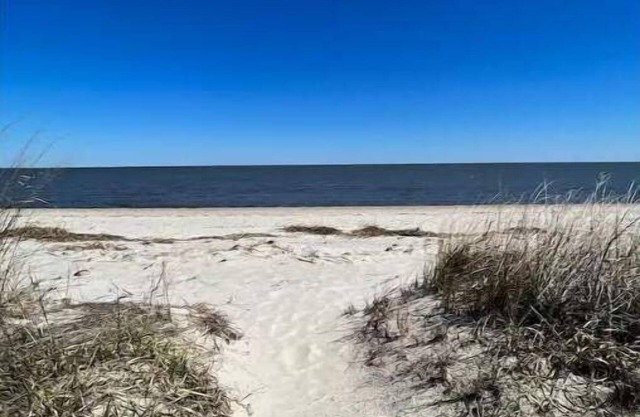 Sandcastle at the Bay/Beach Front Home- 3BR/2FB