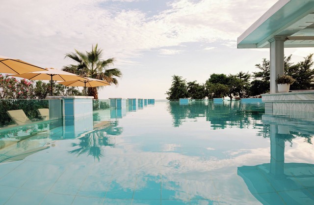 Sandy Villas Resort