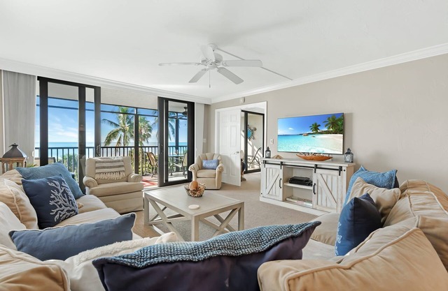 Sanibel Full Gulf View Beachfront Condo! 3BR, 2 Bath, Pool, Tennis, Pickleball!
