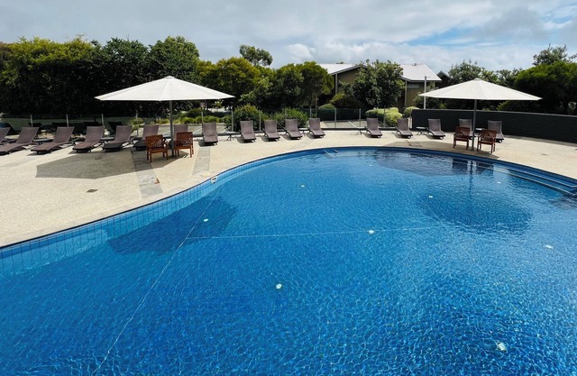 Sanny Side Up - Silver Water Resort