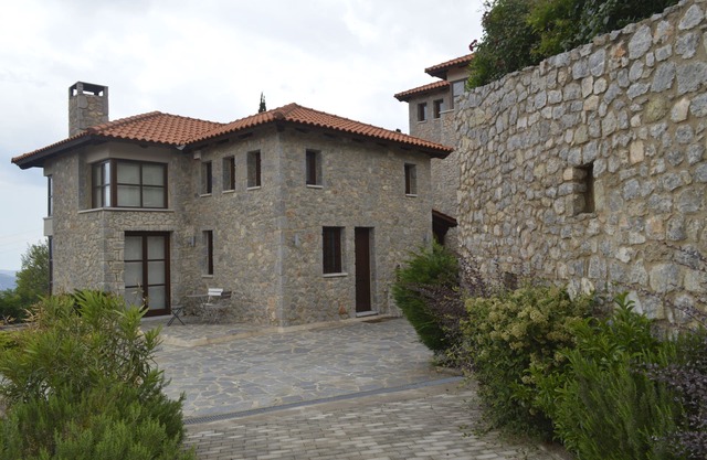 Sansa Stark Chalet (near Delphi)