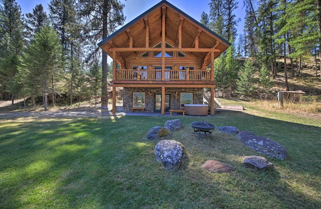 Scenic Riverfront Retreat w/Hot Tub & Kayaks!