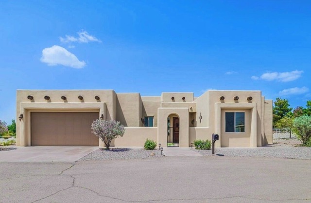 Scenic Vista with Game Room and Putting Green