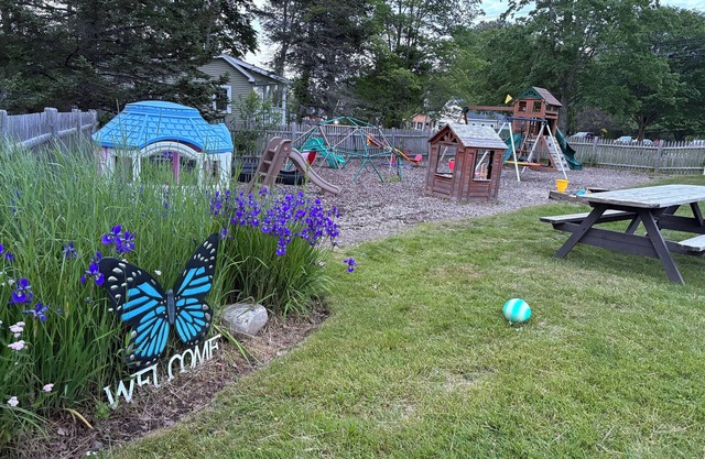 Schoolhouse Loft by the Sea: ocean view, AC/heat, satellite WiFi, BBQ playground