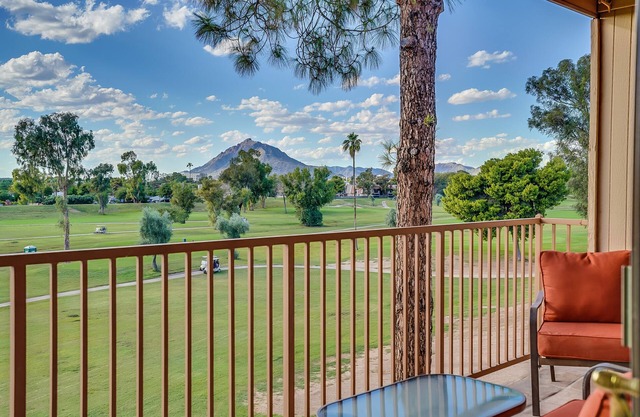 Scottsdale Golf Course Haven- Camelback views