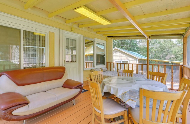 Screened Porch & Pool: Cabin Near Bethel Woods!