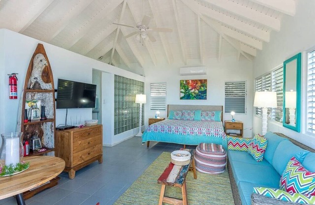 Sea Breeze - An Intimate Villa Rental Overlooking Leverick Bay.