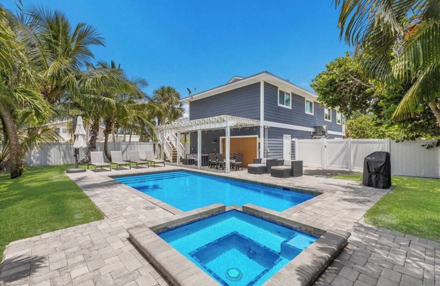 Sea La Vie by Duncan Real Estate