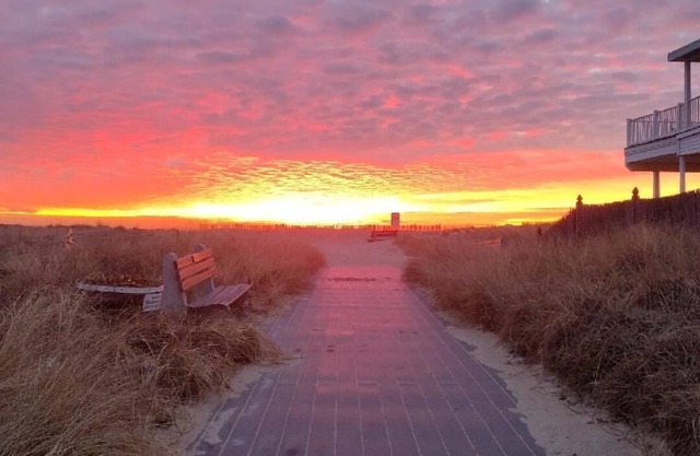 Seabrook Beach MULTIWEEK/LAST MINUTE DISCOUNT winter rental 12/1-6/15