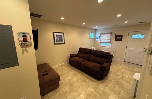 Seacrest Beach - Lavallette - Cottage B - One Block to Beach!