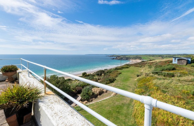Seacroft Barton - Five Bedroom Apartment, Sleeps 10