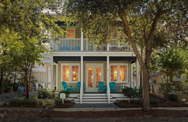 Seagrove - 4 BR, Pool, walking distance to Greenway station