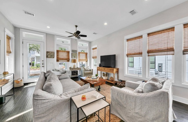 Seagrove Serenity | Spacious 3BR Home w/Backyard + Golf Perks
