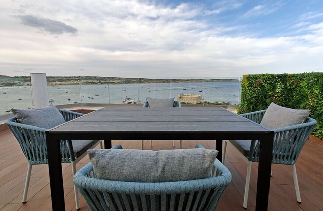 Seascape 19 - Modern Coastal Retreat in Il-Mellieħa