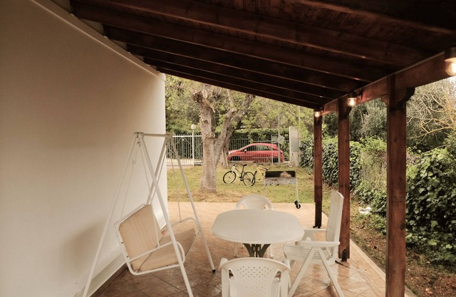 Seaside 5 Bedroom Spacious Villa close to airport