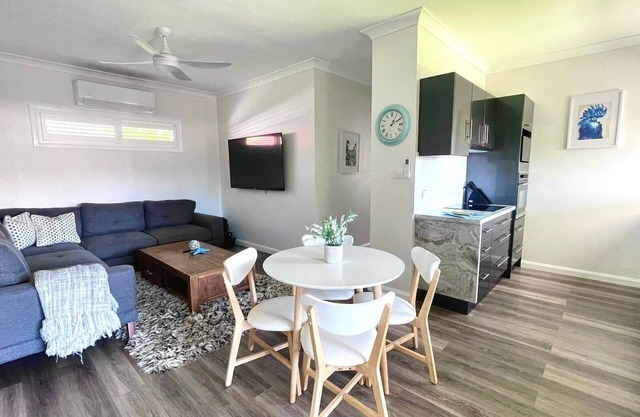 Seaside Escape - AVAILABLE WEEK 1 NSW SCHOOL HOLIDAYS -Create Family Memories