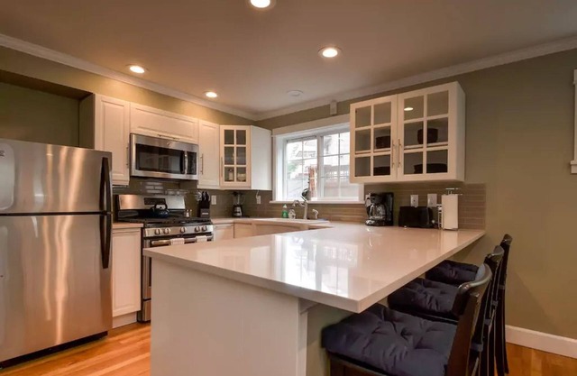 Seattle Vacation Home: The Gallery