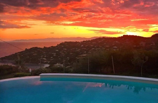 SEAVIEW PRIVATE PANORAMIC POOL IN A MEDITERRANEAN GARDEN