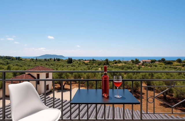Seaview Serenity - Beachside Getaway