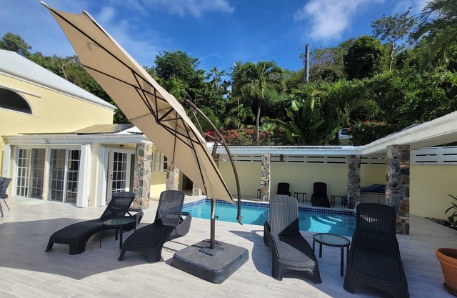 Seawind - Last minute travel discounts! Newly Renovated!
