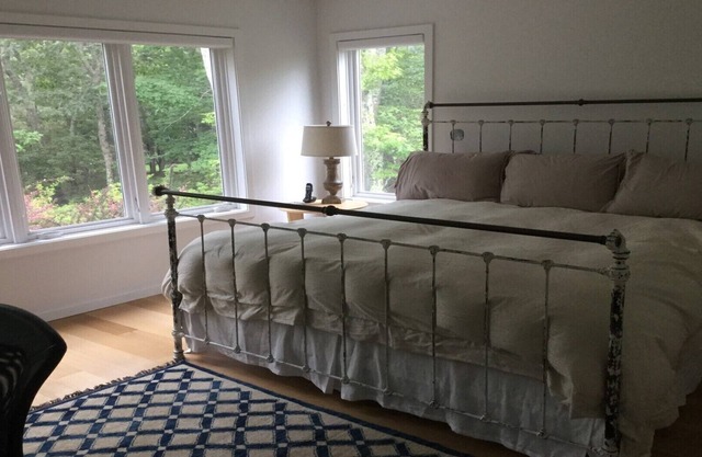 Secluded 8 BR/8 BA zen luxury; pool, tennis, hot tub, infrared sauna