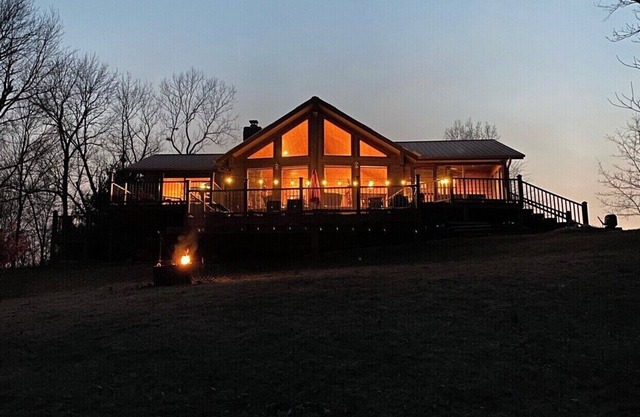 Secluded and remote cabin on the White River