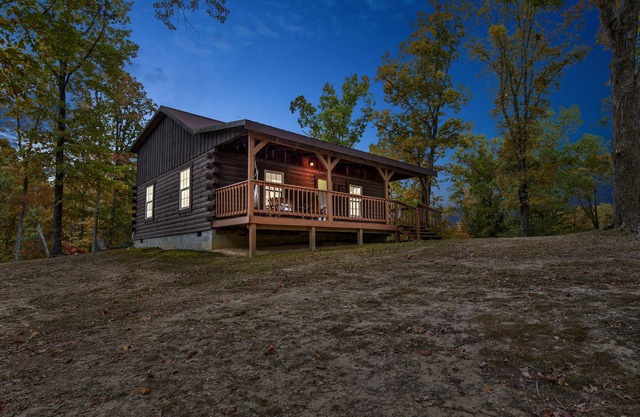 Secluded Cabin on 70 acres private land, ping pong table, Red River Gorge, KY