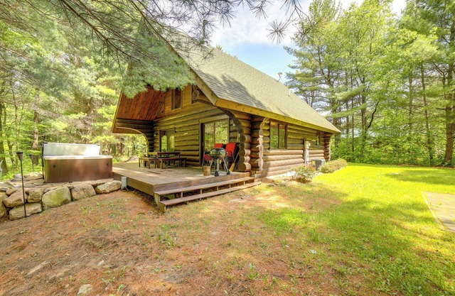 Secluded Log Cabin in NW Michigan: Hot Tub & Deck