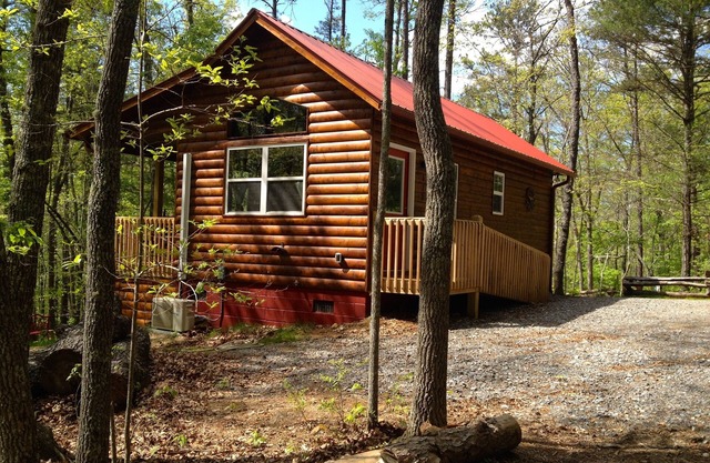 Secluded Setting Conveniently located close to downtown.