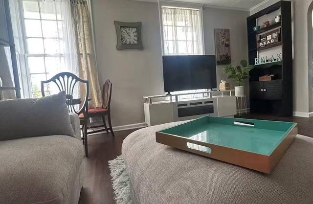 Second story Apartment with Castle View