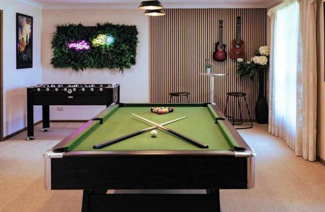 Seednest |Game room & TropGarden